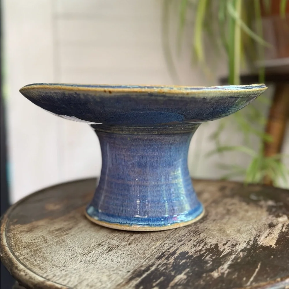 Handcrafted Blue studio pottery signed Pedestal plate - Picture 2 of 10